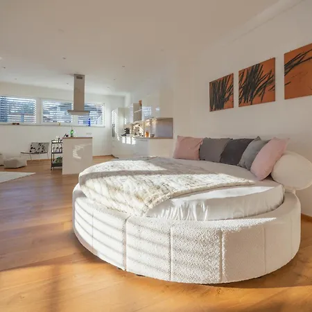 Luxury Penthouse * 菲拉赫